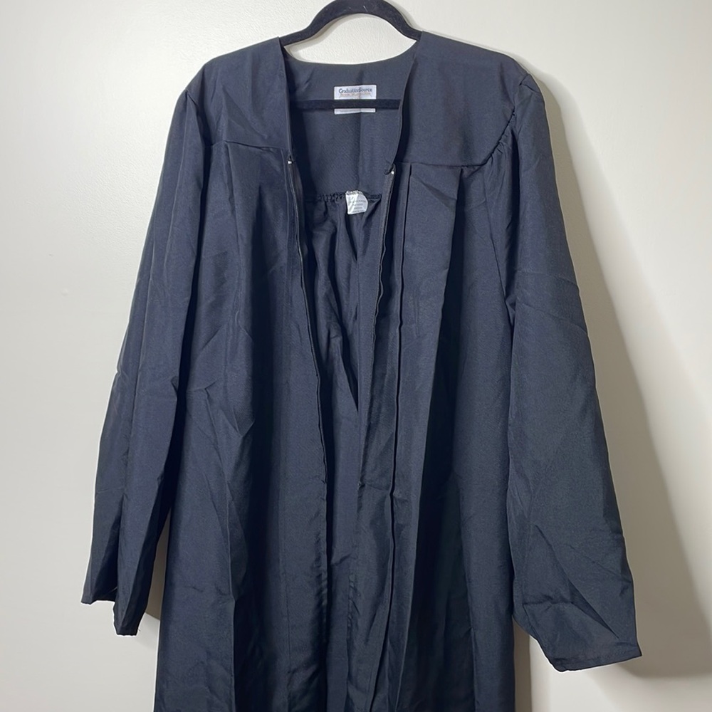 Graduation Gown Black unisex 6’-6’2”